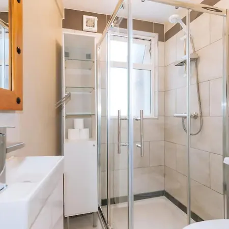Апартаменты Compact 1bd Studio - Near Sandymount Beach Дублин